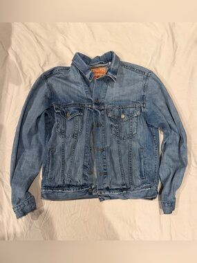 Vintage Levi’s denim jacket distressed men’s medium y2k
